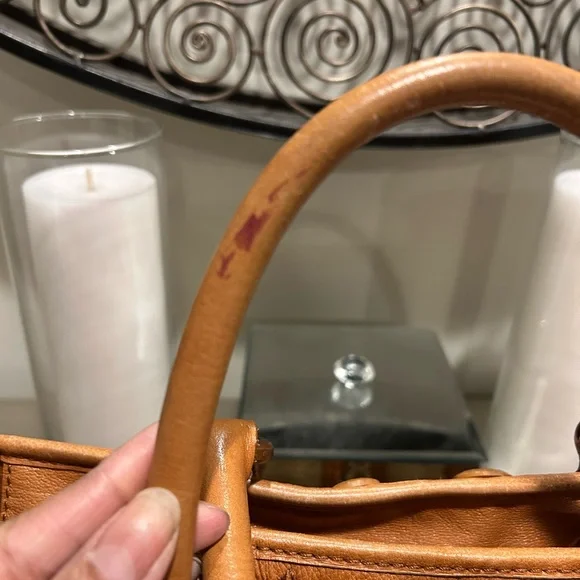 Vintage Isabella Fiore Tan and Brown Shoulder Bag - Picture 5 of 10